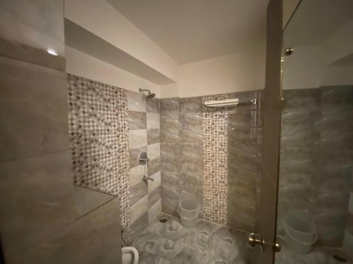 Starlit Select Nirvana Varanasi 3*,