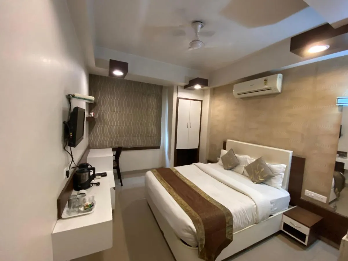 Hotel Starlit Select Nirvana Varanasi