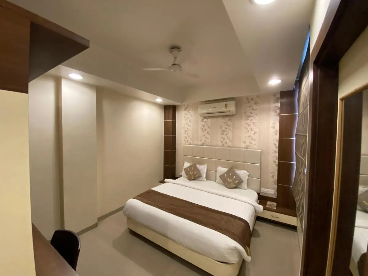 Hotel Starlit Select Nirvana Varanasi